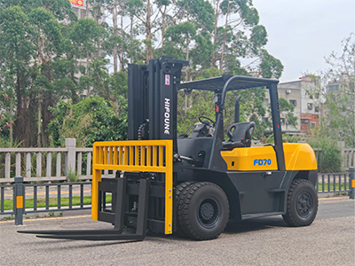 ディーゼルフォークリフトの燃料フィルターの交換方法は？